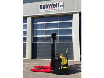 Stacker HYSTER