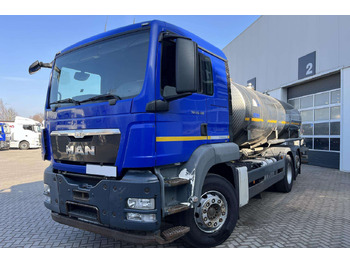 Tank truck MAN TGS 26.400