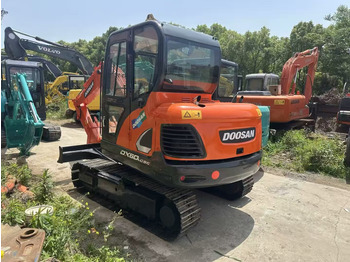 Mini excavator DOOSAN DX60