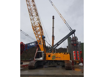 Crawler crane LIEBHERR