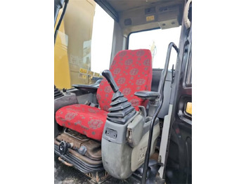 Crawler excavator CAT 323 D: picture 4