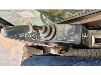 Crawler excavator CAT 215 DLC Zustand normal, Hydraulik trocken: picture 2