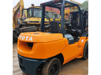 Diesel forklift TOYOTA FD50: picture 2 Diesel forklift TOYOTA FD50: picture 2