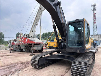 Crawler excavator Volvo EC240: picture 3