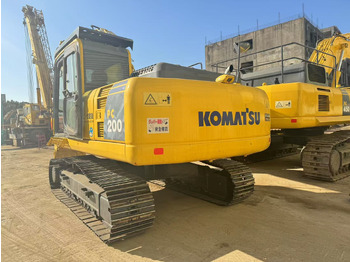 Crawler excavator KOMATSU PC200-8: picture 2