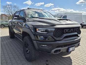 Pickup truck