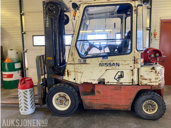 Material handling equipment NISSAN