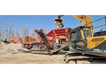 Mobile crusher