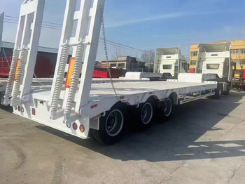 Low loader semi-trailer