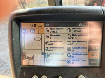 Combine harvester New Holland CX 8090 ALLRAD: picture 5