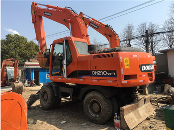 Wheel excavator Doosan DH210w-7 wheel excavator: picture 3