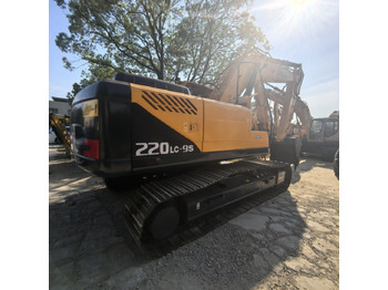Wheel excavator HYUNDAI