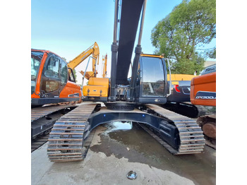 Wheel excavator HYUNDAI