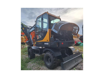 Wheel excavator HYUNDAI