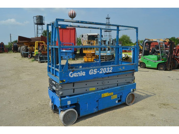 Scissor lift GENIE