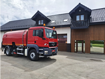 Road sweeper BUCHER