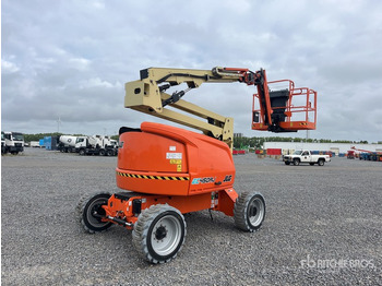 Articulated boom JLG