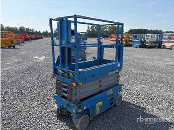 Scissor lift GENIE
