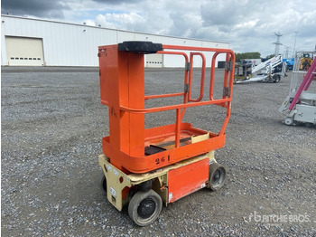 Vertical mast lift JLG
