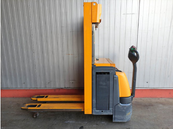 Stacker JUNGHEINRICH EJC