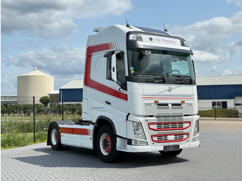 Tractor unit VOLVO FH13 540