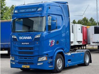 Tractor unit SCANIA S 450