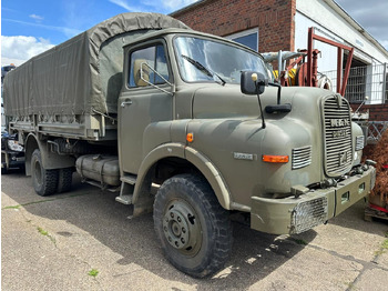 Curtain side van MAN