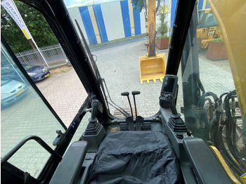 Crawler excavator Caterpillar 324 D NVT: picture 4