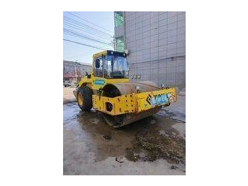Road roller Bomag BW 220D-40: picture 2