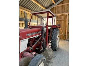 Farm tractor INTERNATIONAL