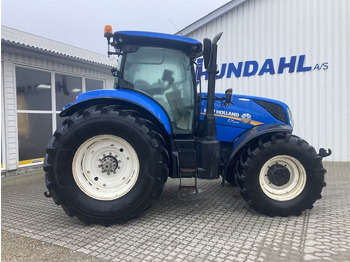 Farm tractor NEW HOLLAND T7.270