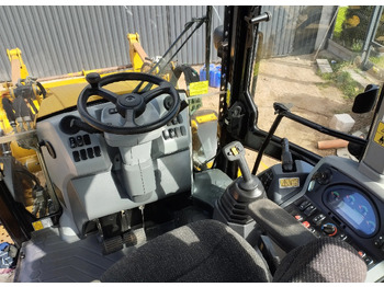 Backhoe loader CATERPILLAR 432F II: picture 5