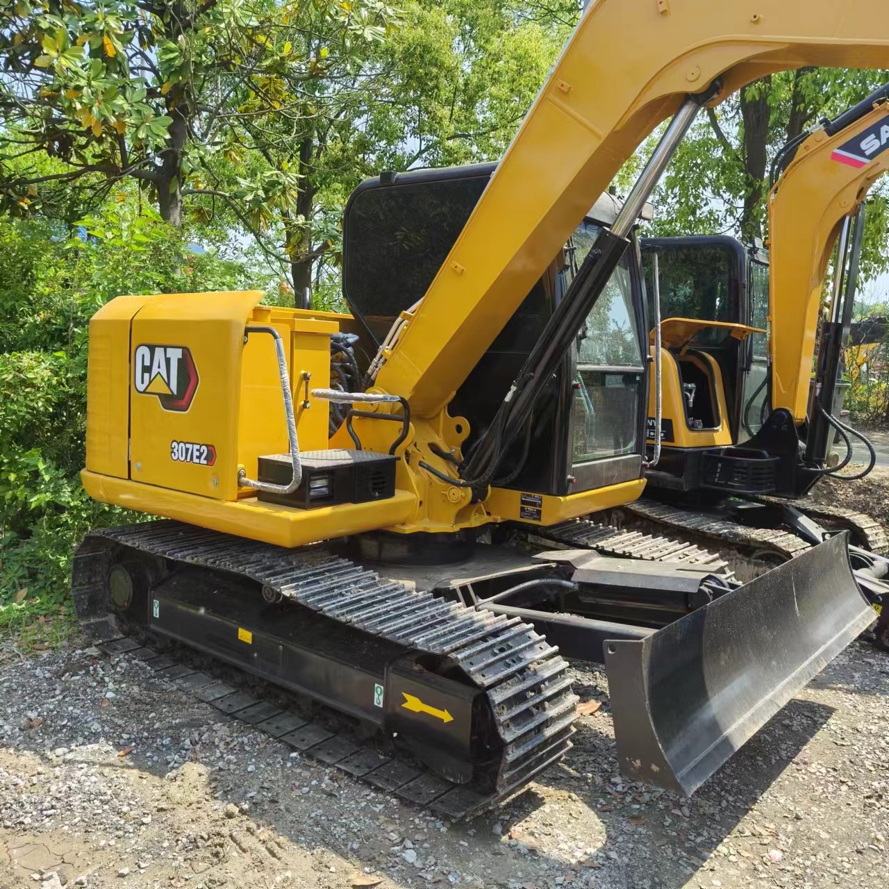 Mini excavator CATERPILLAR 307: picture 4