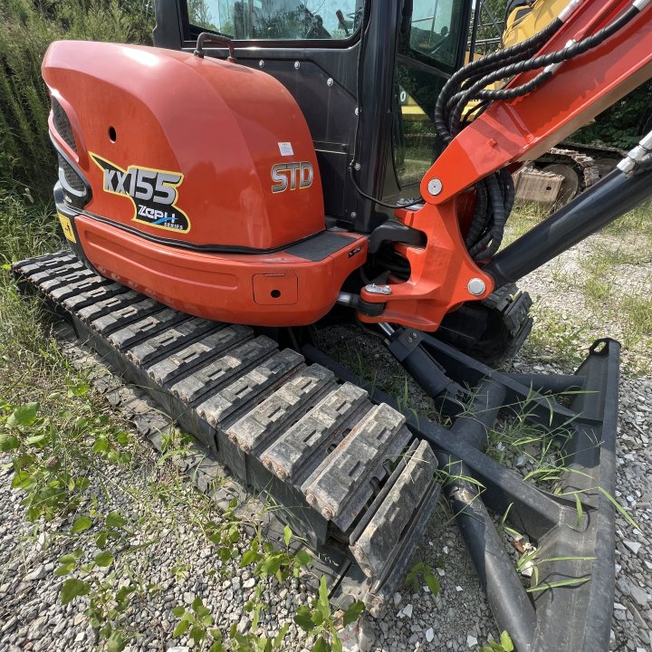 Mini excavator KUBOTA KX155: picture 3