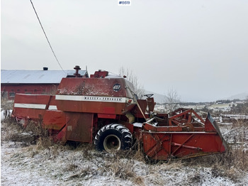 Combine harvester MASSEY FERGUSON