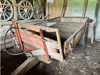 Low loader trailer