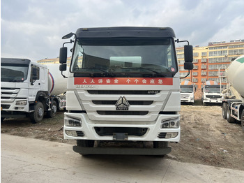 Concrete mixer SINOTRUK HOWO