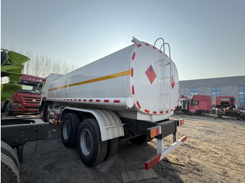 Tank truck HOWO: picture 2