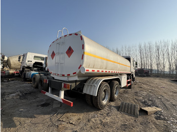 Tank truck HOWO: picture 3