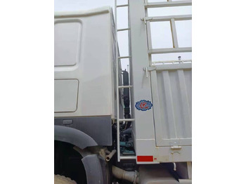 Dropside/ Flatbed truck Howo ZZ3257N3647D1: picture 5