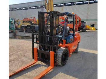 Diesel forklift TOYOTA