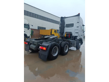 Tractor unit SINOTRUK HOWO: picture 3
