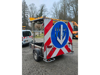 Trailer Nissen LED Absperrtafel FAT Verkehrsleittafel Verkehrssicherungsanhänger Verkehrsleitanhänger Sperrwand: picture 4