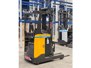 Reach truck UNICARRIERS