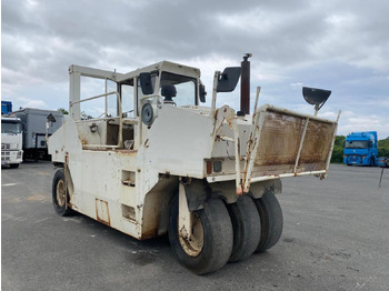 Pneumatic roller CATERPILLAR PS300