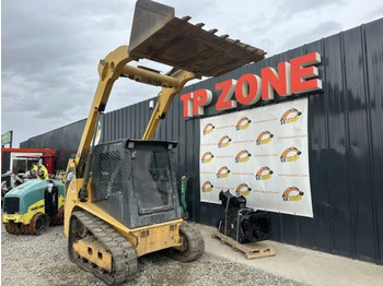 Compact track loader Gehl RT175 High Flow Joystick Clim à 29900 € HT: picture 5 Compact track loader Gehl RT175 High Flow Joystick Clim à 29900 € HT: picture 5