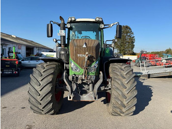 Farm tractor FENDT 826 VARIO: picture 2