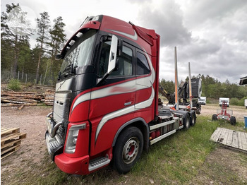 Timber truck VOLVO FH16 750