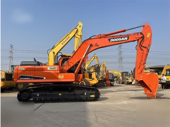 Crawler excavator DOOSAN DX300 LC-9C: picture 2