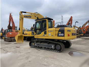 Crawler excavator KOMATSU PC200-8: picture 2